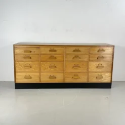 Pamono 16 Drawer Oak Shop Counter, 1950s> Worktables & Workbenches
