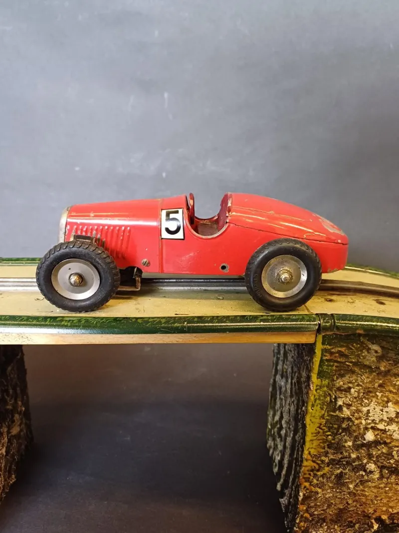 Pamono 13301 G/3 Race Track with Red No. 5 Racing Car from Märklin, 1930s> Electronics