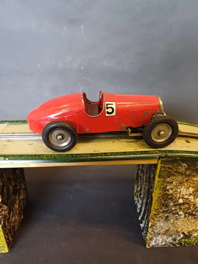 Pamono 13301 G/3 Race Track with Red No. 5 Racing Car from Märklin, 1930s> Electronics