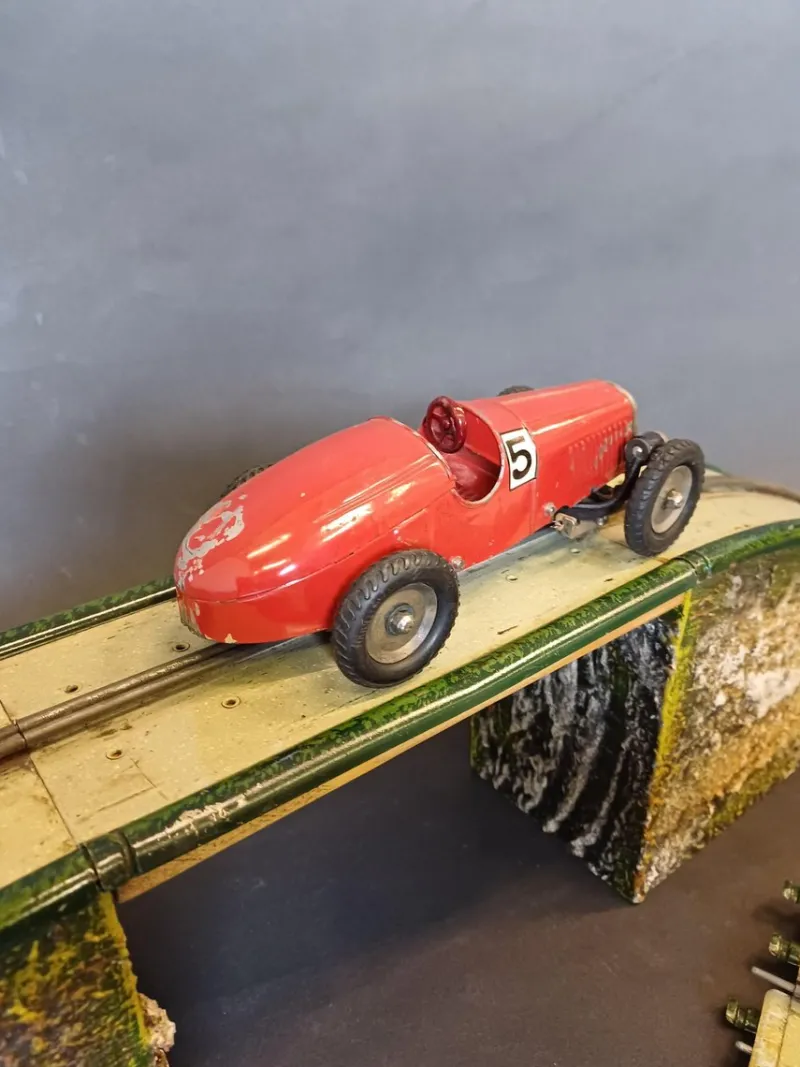 Pamono 13301 G/3 Race Track with Red No. 5 Racing Car from Märklin, 1930s> Electronics
