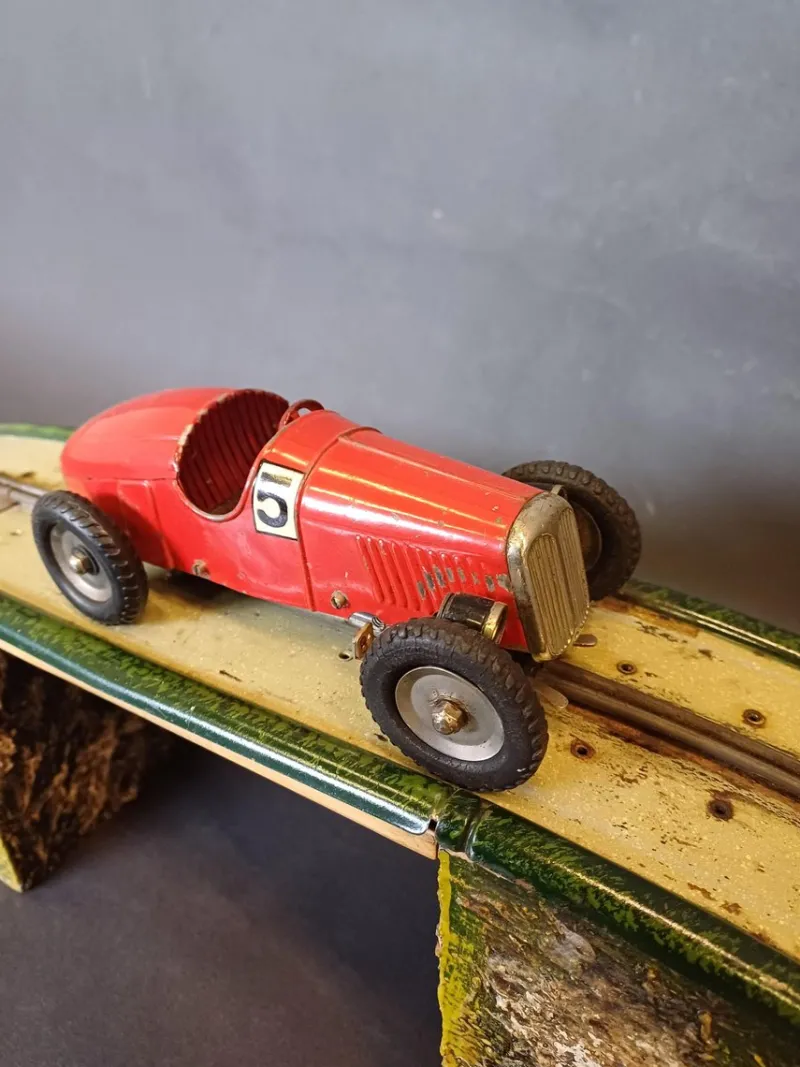 Pamono 13301 G/3 Race Track with Red No. 5 Racing Car from Märklin, 1930s> Electronics