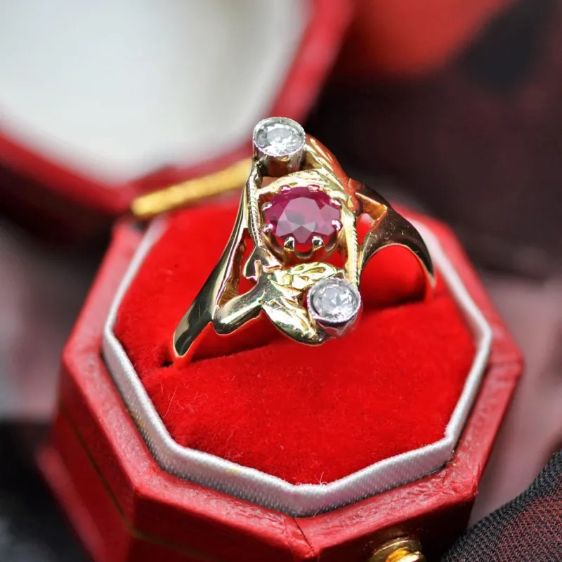 Pamono 18 Karat Art Nouveau Ruby Diamonds Yellow Gold Ring, 1890s> Rings
