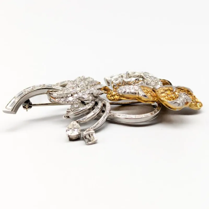 New Pamono 18 Karat Gold Brooch with Moissanites