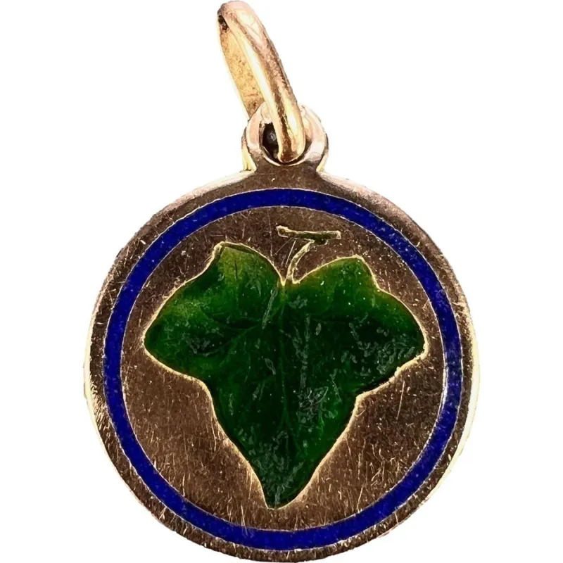 Pamono 9 Karat Rose Gold and Enamel Ivy Leaf Love Charm Pendant, 1930s> Necklaces