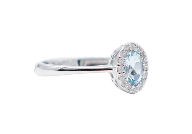 Discount Pamono 18 Karat White Gold Modern Ring with Oval Aquamarine and White Diamonds