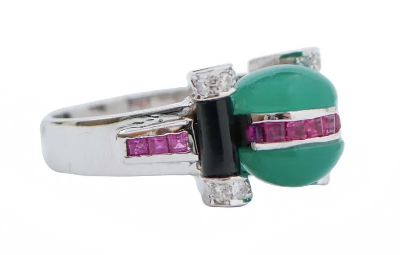 Pamono 18 Karat White Gold Ring with Green Agate, Onyx, Rubies and Diamonds> Rings