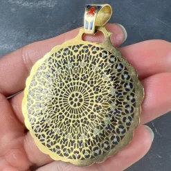 Pamono 18 Karat Yellow Gold and Enamel Notre Dame Paris Rose Window Plique a Jour Pendant Medal, 1980s><noscript><img width=