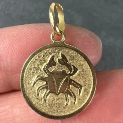 Pamono 18 Karat Yellow Gold Cancer Zodiac Charm Medal Pendant, 1950s><noscript><img width=