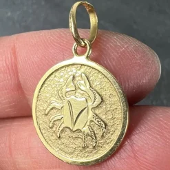 Pamono 18 Karat Yellow Gold Cancer Zodiac Charm Medal Pendant, 1950s><noscript><img width=