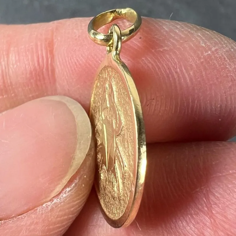 Pamono 18 Karat Yellow Gold Cancer Zodiac Charm Medal Pendant, 1950s> Necklaces