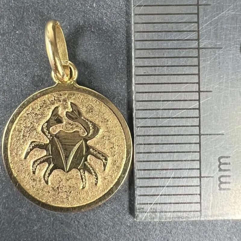 Pamono 18 Karat Yellow Gold Cancer Zodiac Charm Medal Pendant, 1950s> Necklaces