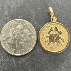 Pamono 18 Karat Yellow Gold Cancer Zodiac Charm Medal Pendant, 1950s><noscript><img width=