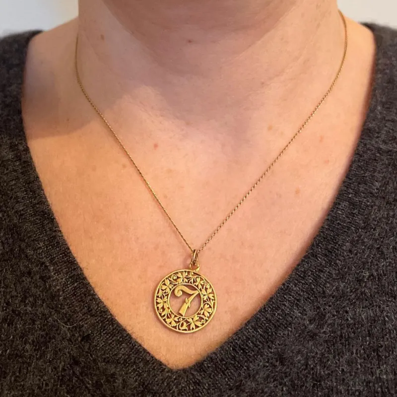 Pamono 18 Karat Yellow Gold Lucky Number 7 4-Leaf Clover Good Luck Charm Pendant, 1890s> Necklaces