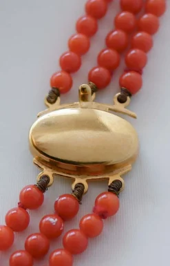 Pamono 18 Karat Yellow Gold Multi-Strands Necklace with Coral><noscript><img width=