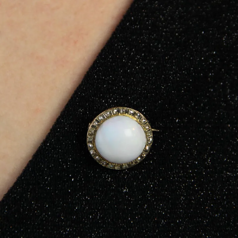 Pamono 18 Karat Yellow Gold Round Brooch with Opal, Diamonds & Enamel, 1930s> Brooches
