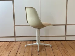Pamono ! Original 1960s Vitra Charles & Ray Eames La Fonda Fiberglass Miller Chair Desk Chair Office Armchair by Charles & Ray Eames