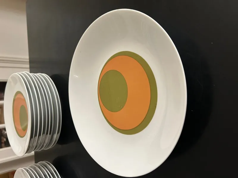 Pamono 17 Plates and Two Dishes in Bareuther Porcelain, 1970s, Set of 19> Dinner Plates & Bowls