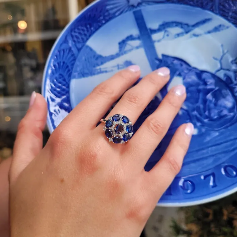 Pamono 925 Silver Rosette Ring with Sapphire Root and Zircons, Italy, 21st Century> Rings