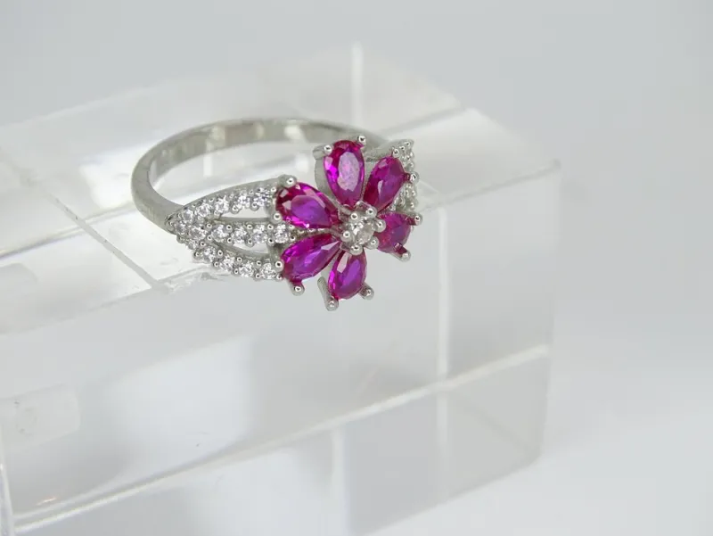 Outlet Pamono 925 Sterling Silver Flower Ring with Ruby Root and Zircons, Italy, 21st Century