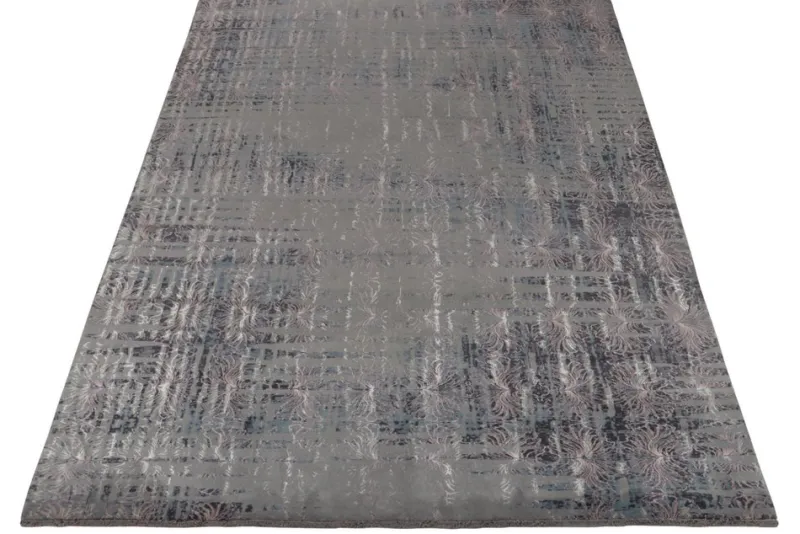 Hot Pamono Abstract Rug with Subdued Pink Floral Patterns from R&K Principal Jahanshah Nazmiyal