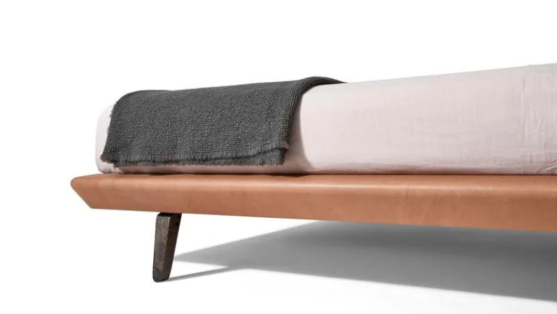 Hot Pamono Acute Bed by Rodolfo Dordoni for Cassina