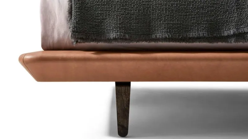 Hot Pamono Acute Bed by Rodolfo Dordoni for Cassina