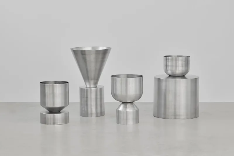 Pamono Ada Raw Small Planter by Llot Llov