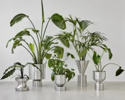 Pamono Ada Raw Small Planter by Llot Llov
