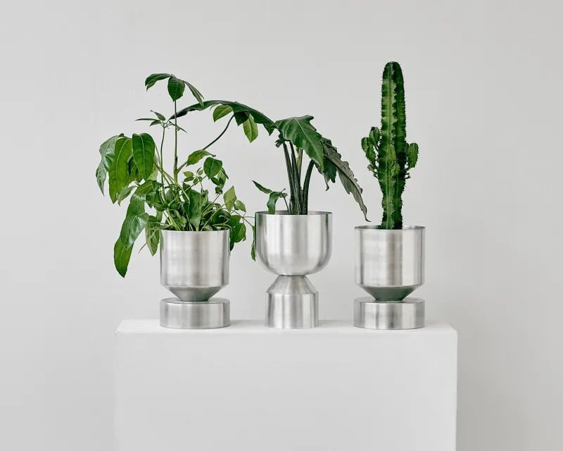 Pamono Ada Raw Small Planter by Llot Llov