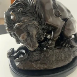 Pamono After A. Barye, Lion with Snake, 20th Century, Bronze> Sculpture