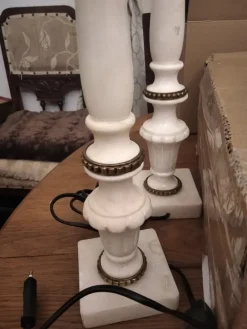 Pamono Alabaster Marble Column Lamps with Brass Ornaments, 1930s, Set of 2> Table Lamps