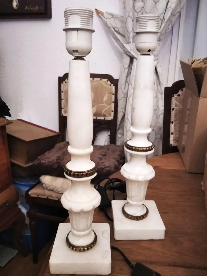 Pamono Alabaster Marble Column Lamps with Brass Ornaments, 1930s, Set of 2> Table Lamps