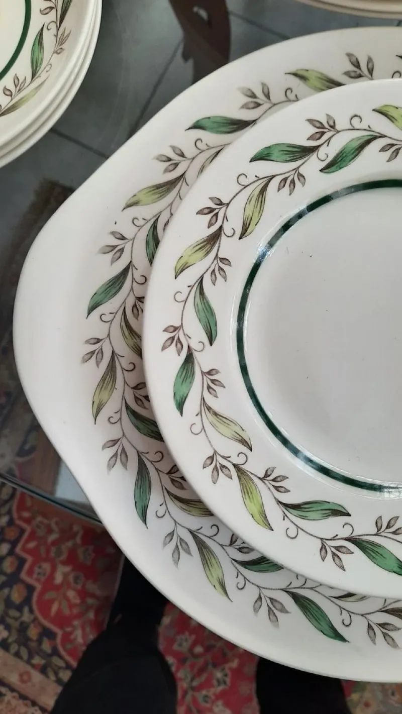 Pamono Almond Willow Tableware Set from Royal Doulton , 1950s, Set of 26> Dinner Plates & Bowls