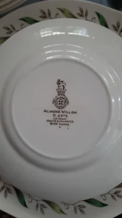 Pamono Almond Willow Tableware Set from Royal Doulton , 1950s, Set of 26><noscript><img width=