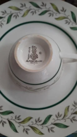 Pamono Almond Willow Tableware Set from Royal Doulton , 1950s, Set of 26><noscript><img width=