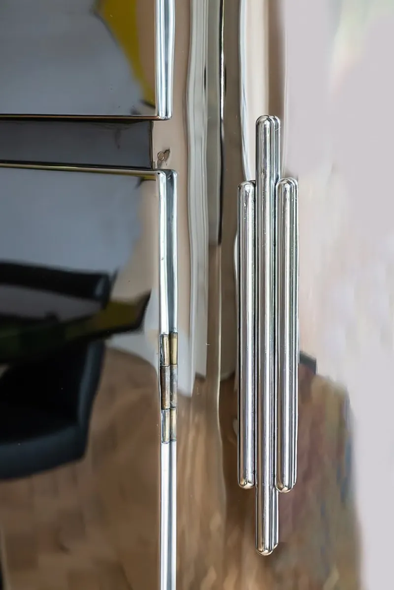 Pamono Aluminum Wardrobe from Hawker, 1930s> Cabinets & Wardrobes