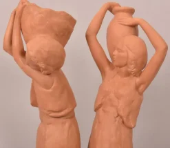 Clearance Pamono Amedeo Gennarelli, Art Deco Sculpture of Two Young Women with Amphora, 20th Century, Terracotta