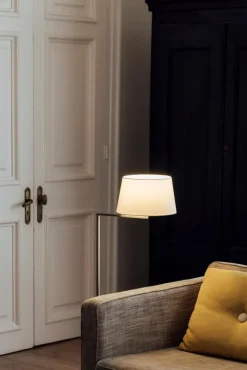 Pamono American Floor Lamp by Miguel Dear><noscript><img width=