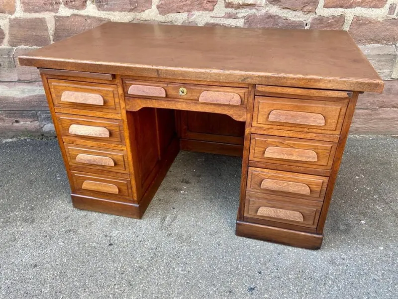 Pamono American Office Desk in Oak, 1950s> Desks