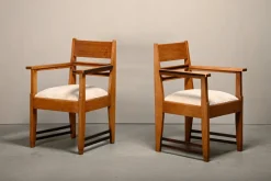 Pamono Amsterdam School Art Deco Armchairs in Oak and Almond Fabric, 1930s, Set of 2> Lounge Chairs & Armchairs