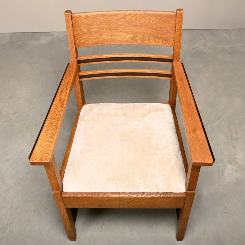 Pamono Amsterdam School Art Deco Armchairs in Oak and Almond Fabric, 1930s, Set of 2> Lounge Chairs & Armchairs