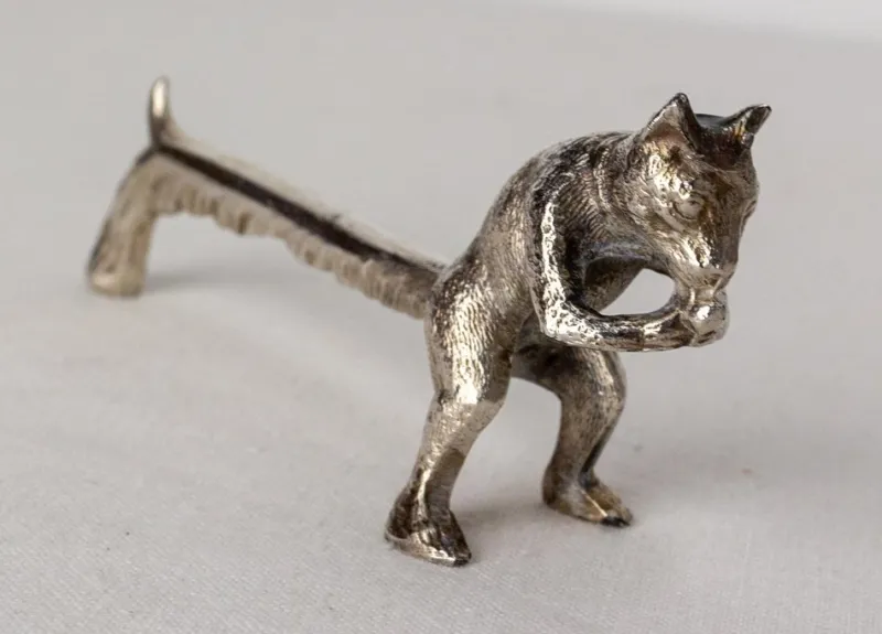 Discount Pamono Animal Shape Knife Holder, 1890s