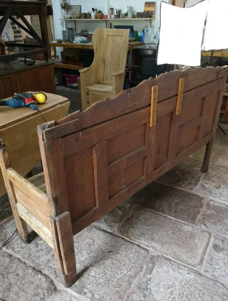 Hot Pamono Anitque Spanish Chestnut Settle Bench, 1880
