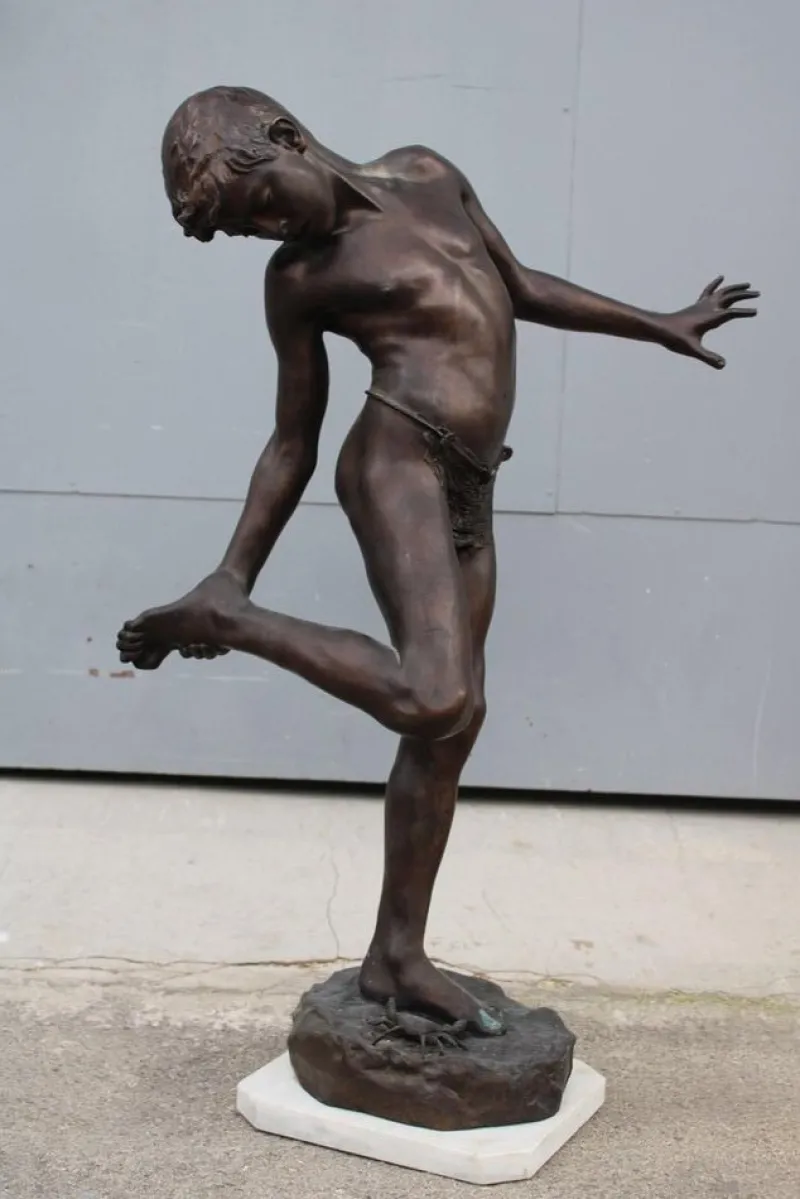 Online Pamono Annibale de Lotto, Faniullo con Granchio, 1910, Bronze on Marble Base