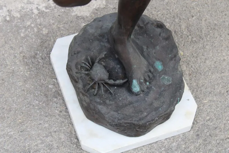 Online Pamono Annibale de Lotto, Faniullo con Granchio, 1910, Bronze on Marble Base