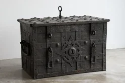 Online Pamono Antique Armada Box or Strongbox in Iron, Early 17th Century