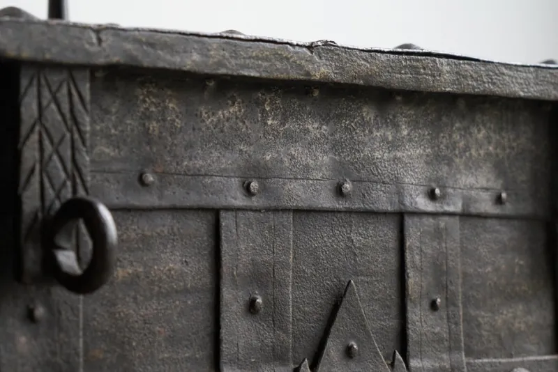 Online Pamono Antique Armada Box or Strongbox in Iron, Early 17th Century