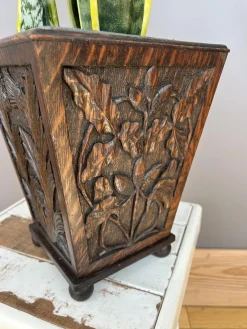 Best Pamono Antique Arts & Crafts Carved Oak Planter with Botanical Motifs and Bun Feet, United Kingdom, Early 19th Century
