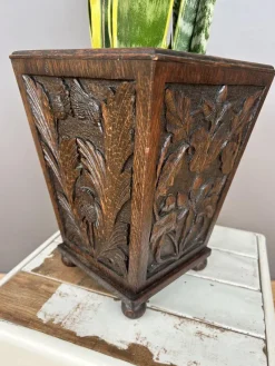 Best Pamono Antique Arts & Crafts Carved Oak Planter with Botanical Motifs and Bun Feet, United Kingdom, Early 19th Century