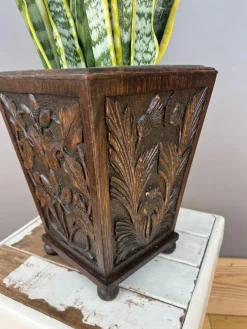 Best Pamono Antique Arts & Crafts Carved Oak Planter with Botanical Motifs and Bun Feet, United Kingdom, Early 19th Century